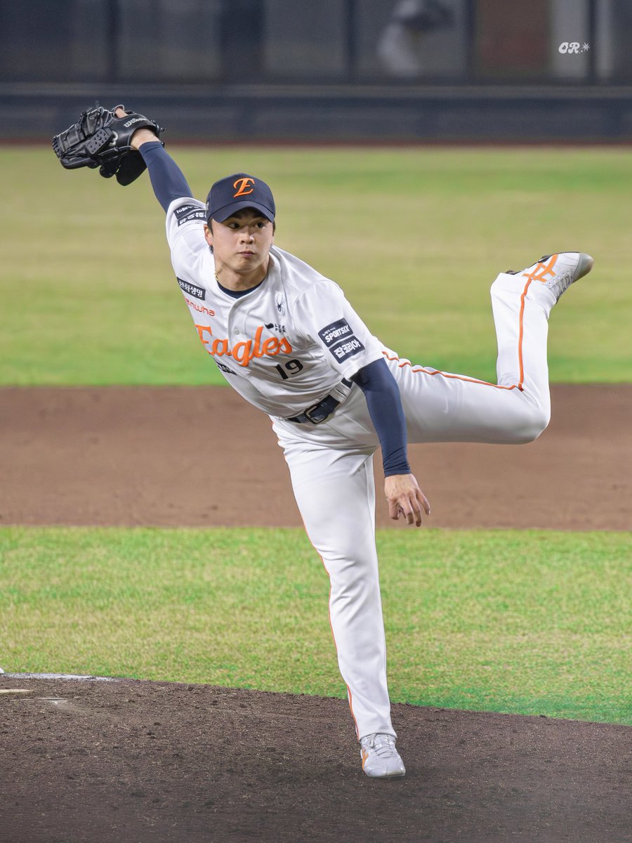 ᴏʀᴀɴɢᴇʀᴏᴍᴀɴᴄᴇ tweet media