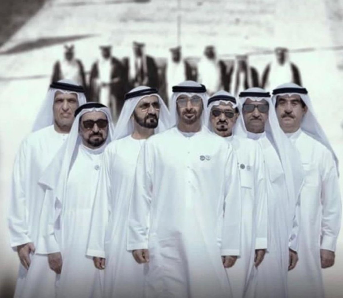 shahrazad_uae's tweet photo. تنتهي الحروب وتبقى الأوطان.

إلى قادتنا الكرام:

نعلم أنكم تحبوننا، وندرك أنكم تعلمون أننا نحبكم،  
وأننا لن ننسى فضلكم بعد الله علينا،  
ولن ننسى مساحات الأمان التي غرستموها في أرواحنا،  ولا تلك الطمأنينة التي حرصتم على بثّها فينا.  
لن ننسى أنكم حملتم كل الهمّ كي لا نحمله نحن،  
ولن ننسى فرحتنا وأنتم تسيرون بيننا لتطمئن قلوبنا بأن الوطن بخير.  
لن ننسى أننا كنا نترقّب كل ظهور لكم كي تفيض قلوبنا فرحاً.
ولن ننسى أنكم كنتم لنا أمان الوطن، ووطن الأمان.