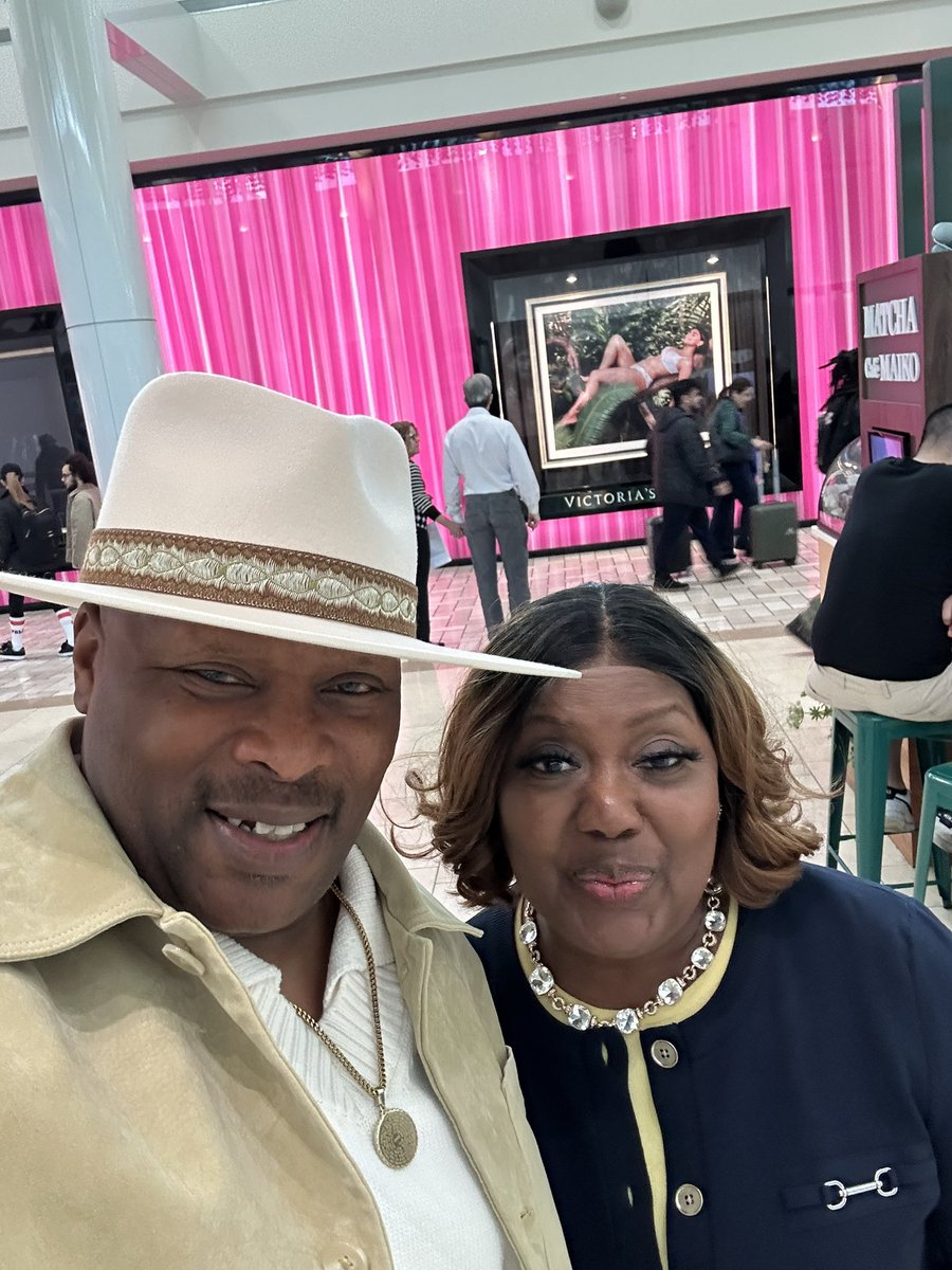 TMadeMarriages's tweet photo. Whatever you do, make dating your mate a non negotiable. Make the priority, protect your time together. Guard each others space,  you guard your hearts, minds, love in your life! https://t.co/Y2ZwonQiK2