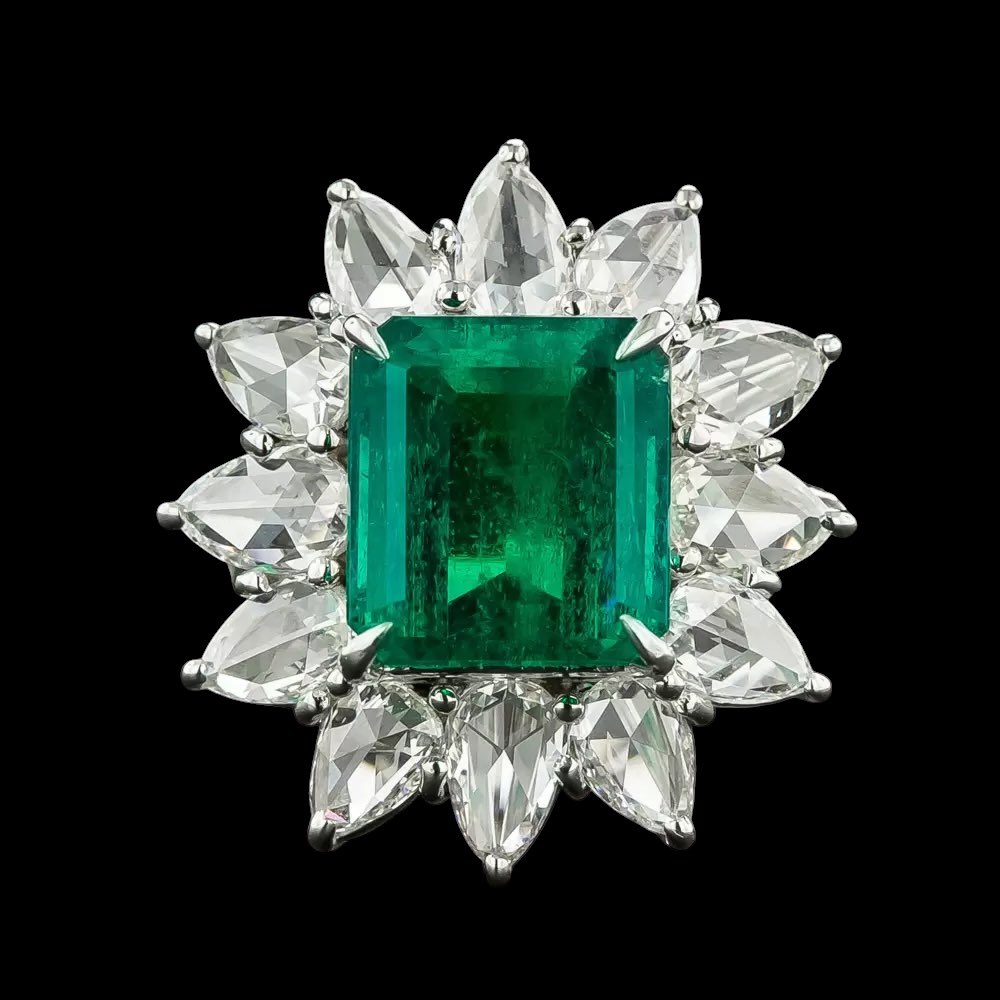 diamtrader's tweet image. 💚 The Emerald Muzo isn’t just a gem it’s a legend carved by nature. 

Deep green, intense, alive with history, it carries the soul of the earth and the mystery of time. 

From the heart of 🇨🇴 Colombia to the eyes of the world, its brilliance speaks louder than words. #Emerald