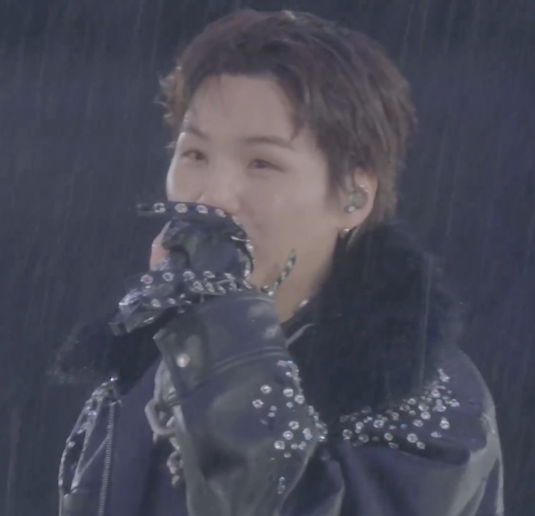 About Music tweet media