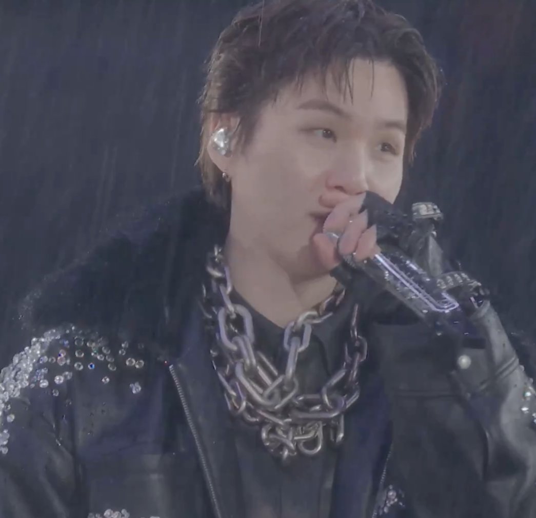 About Music tweet media