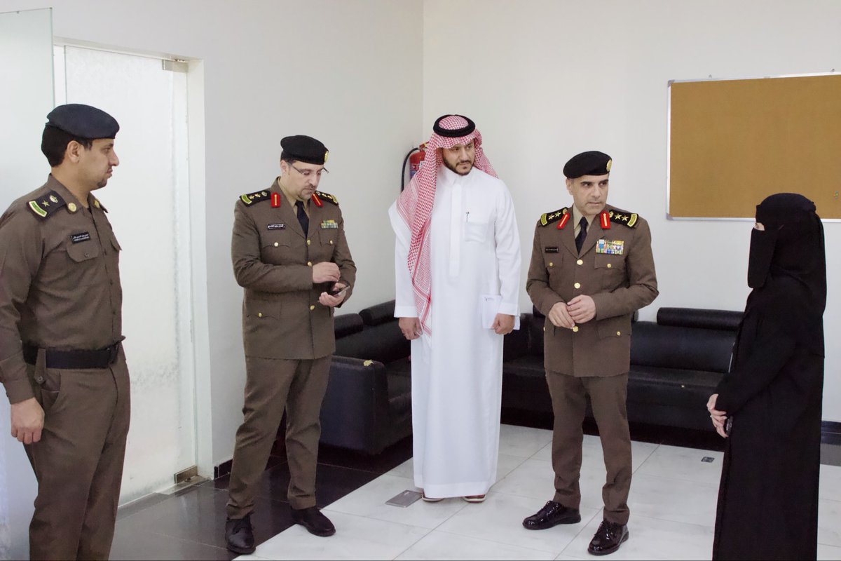 TUENDC's tweet photo. ضمن جهود شركة وقف جامعة الطائف لتعزيز الثقافة المرورية، استقبلت مدرسة سيسد لتعليم القيادة زيارة رئيس جامعة الطائف الدكتور يوسف عسيري، ومدير عام المرور اللواء علي الزهراني، ومدير مرور الطائف العقيد فيصل الغامدي، مع عرض أبرز المبادرات وجولة على المرافق.

#شركة_وقف_جامعة_الطائف https://t.co/q3g0u9gC8y
