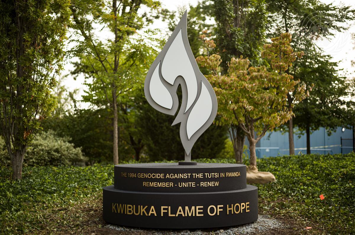 UN_Vienna's tweet image. Today, #UNVienna marks the International Day of Reflection on the 1994 Genocide Against the Tutsi in Rwanda with a commemorative ceremony in cooperation @RwandaInGeneva.

Follow the event live on @UNWebTV - webtv.un.org/en/asset/k11/k…
🗓 9 April
🕒 15:00 CET
#Kwibuka #PreventGenocide