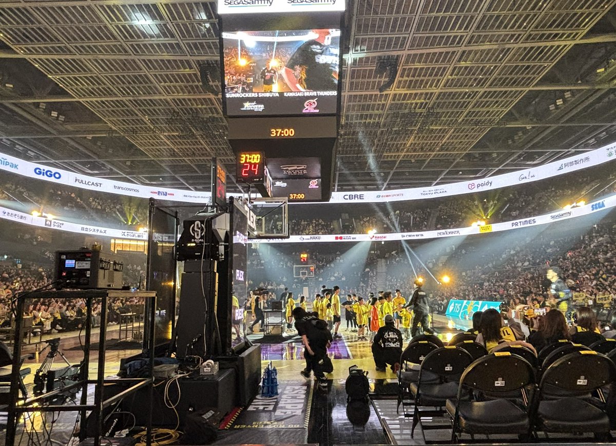 o_mipo's tweet photo. 昨日はBリーグで初トヨタアリーナ東京！！想像を遥かに超える素晴らしいアリーナでした✨️しかも良席で迫力満点☆気持ち良い勝利で最高な一日でしたヾ(*ΦωΦ)ﾉ ﾋｬｯﾎｩ～🎶 https://t.co/Uv4Pr9udQu