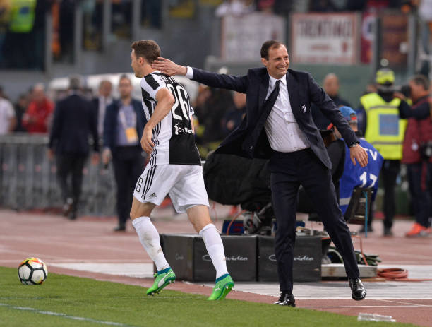 AyobBig's tweet image. ستيفان ليشتشتاينر لـ @Gazzetta_it 

"أليغري استبعدني من قائمة دوري الأبطال.. لقد كان أمراً مؤلماً وجرحاً لا يزال مفتوحاً حتى اليوم". 📉🇪🇺
#Allegri #Lichtsteiner #Juventus #ACMilan #SempreMilan