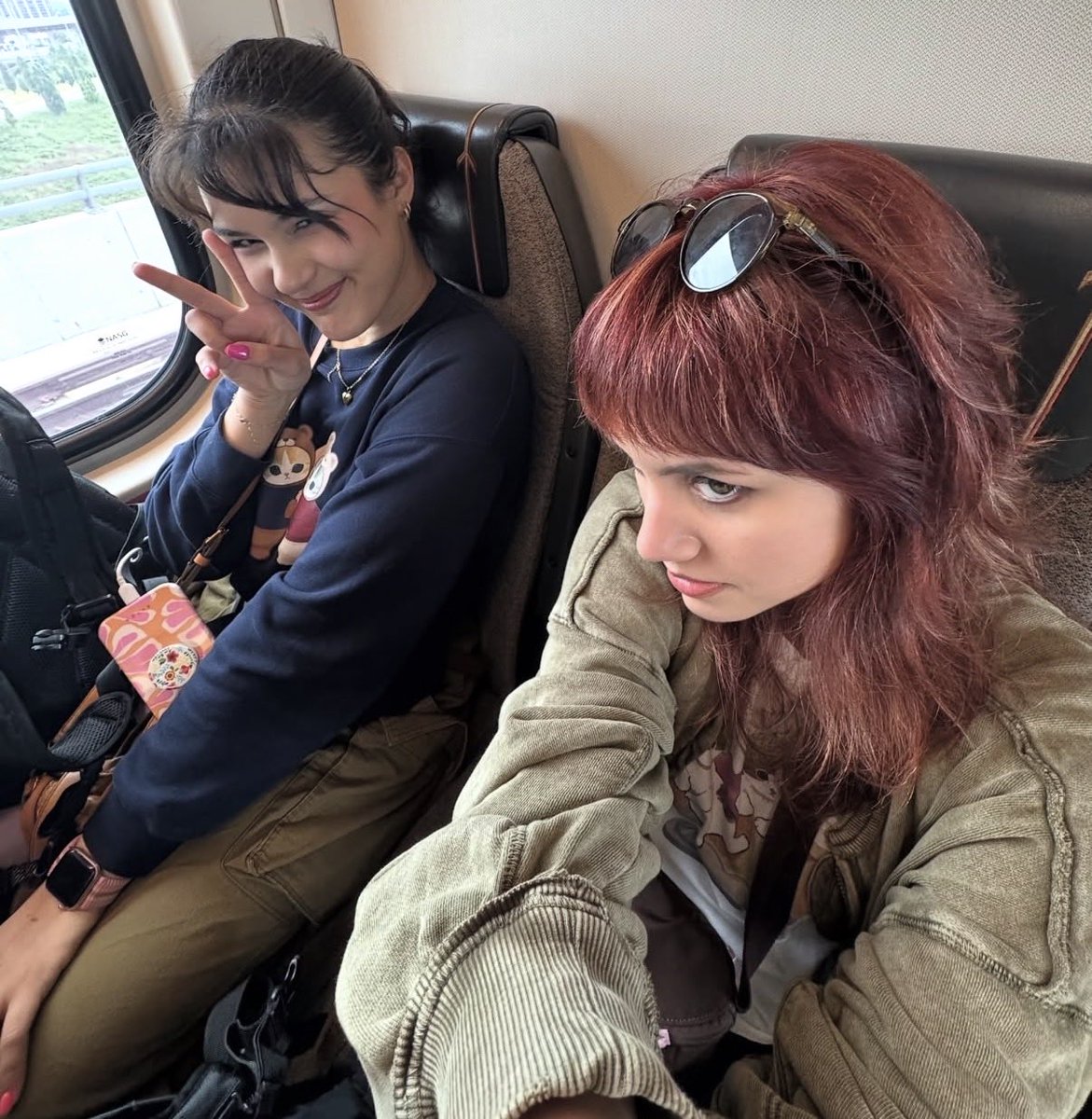 chloe 🍸 tweet media