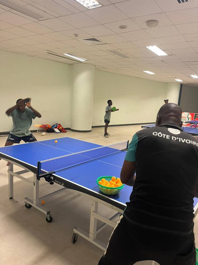 DGSVF225's tweet image. CAMP DAKAR 2026 🇨🇮

Au stade d’Ébimpé, les pongistes ivoiriens poursuivent leur préparation avec un travail axé sur la variation et la rotation des balles 🏓

Objectif : gagner en précision et en maîtrise du jeu 💪

#DGSVF #FITT