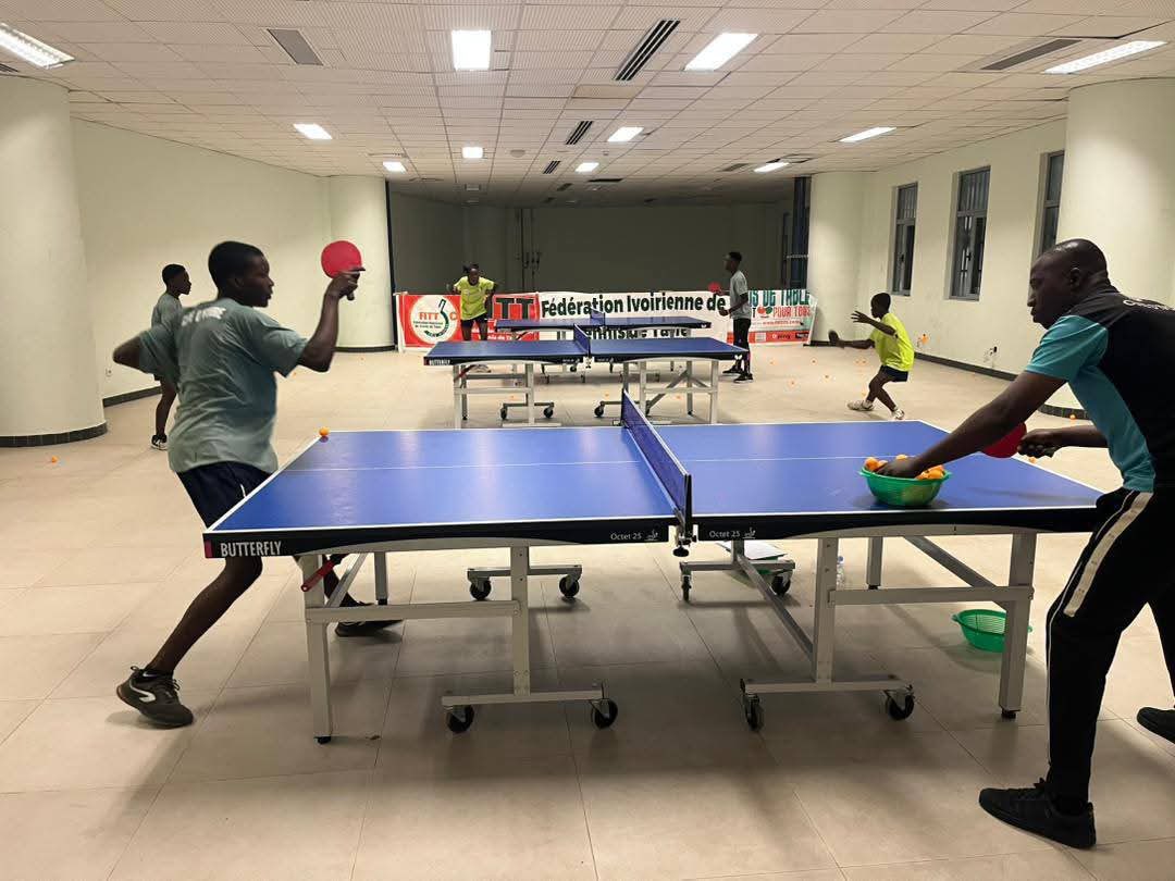 DGSVF225's tweet image. CAMP DAKAR 2026 🇨🇮

Au stade d’Ébimpé, les pongistes ivoiriens poursuivent leur préparation avec un travail axé sur la variation et la rotation des balles 🏓

Objectif : gagner en précision et en maîtrise du jeu 💪

#DGSVF #FITT