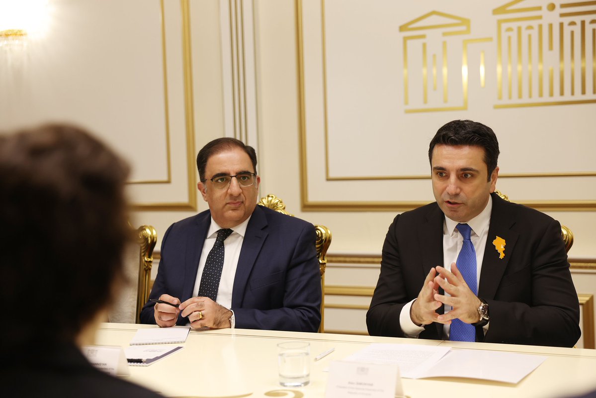 alensimonyan's tweet image. 🇦🇲🇦🇹🇪🇺
Pleased to meet with the delegation of the #Austria–#Armenia–#Georgia Friendship Group, led by Ms. Martina von Künsberg Sarre of the National Council of Austria.
Our discussions focused on strengthening bilateral &amp;amp; interparliamentary ties, ongoing democratic reforms in