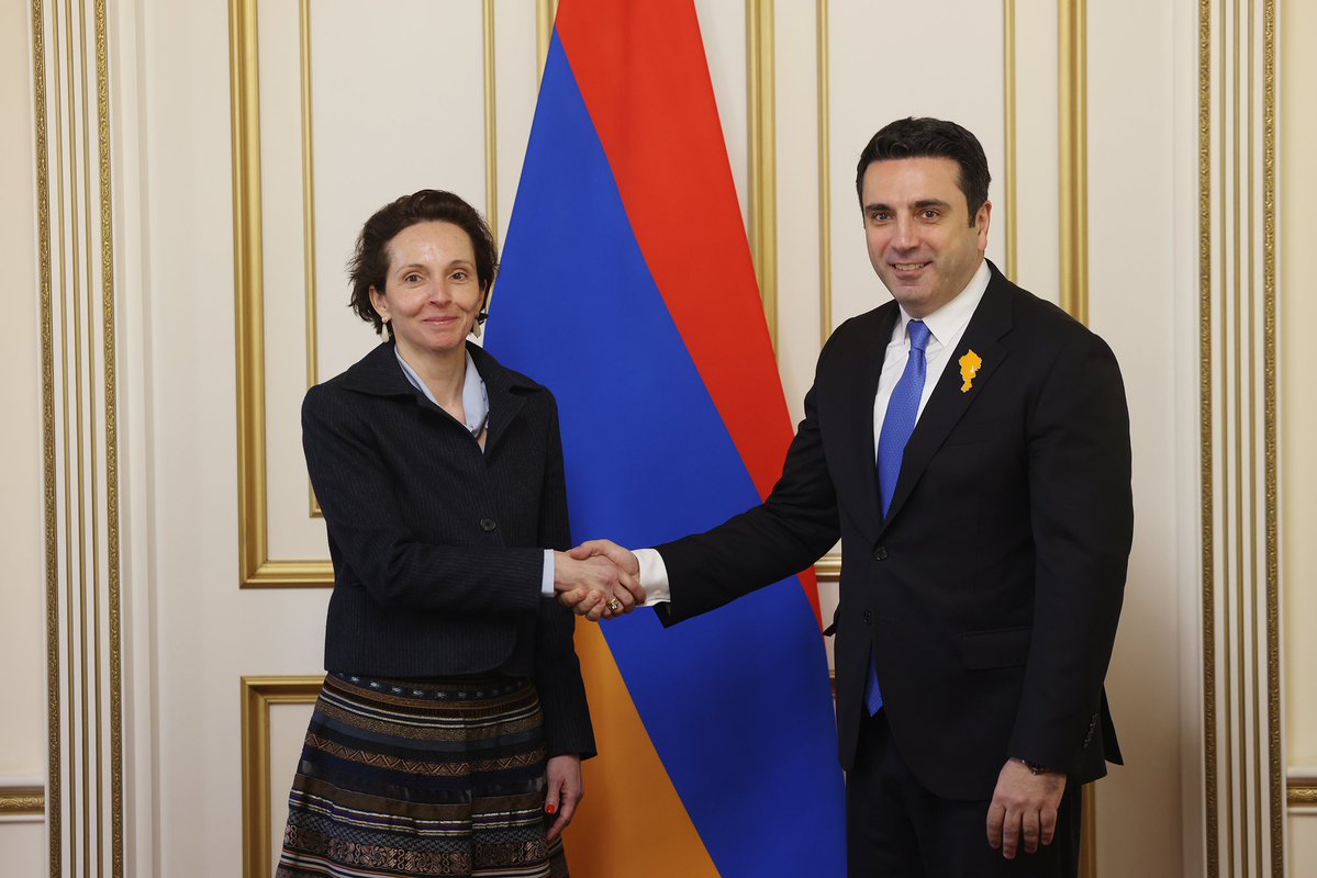 alensimonyan's tweet image. 🇦🇲🇦🇹🇪🇺
Pleased to meet with the delegation of the #Austria–#Armenia–#Georgia Friendship Group, led by Ms. Martina von Künsberg Sarre of the National Council of Austria.
Our discussions focused on strengthening bilateral &amp;amp; interparliamentary ties, ongoing democratic reforms in
