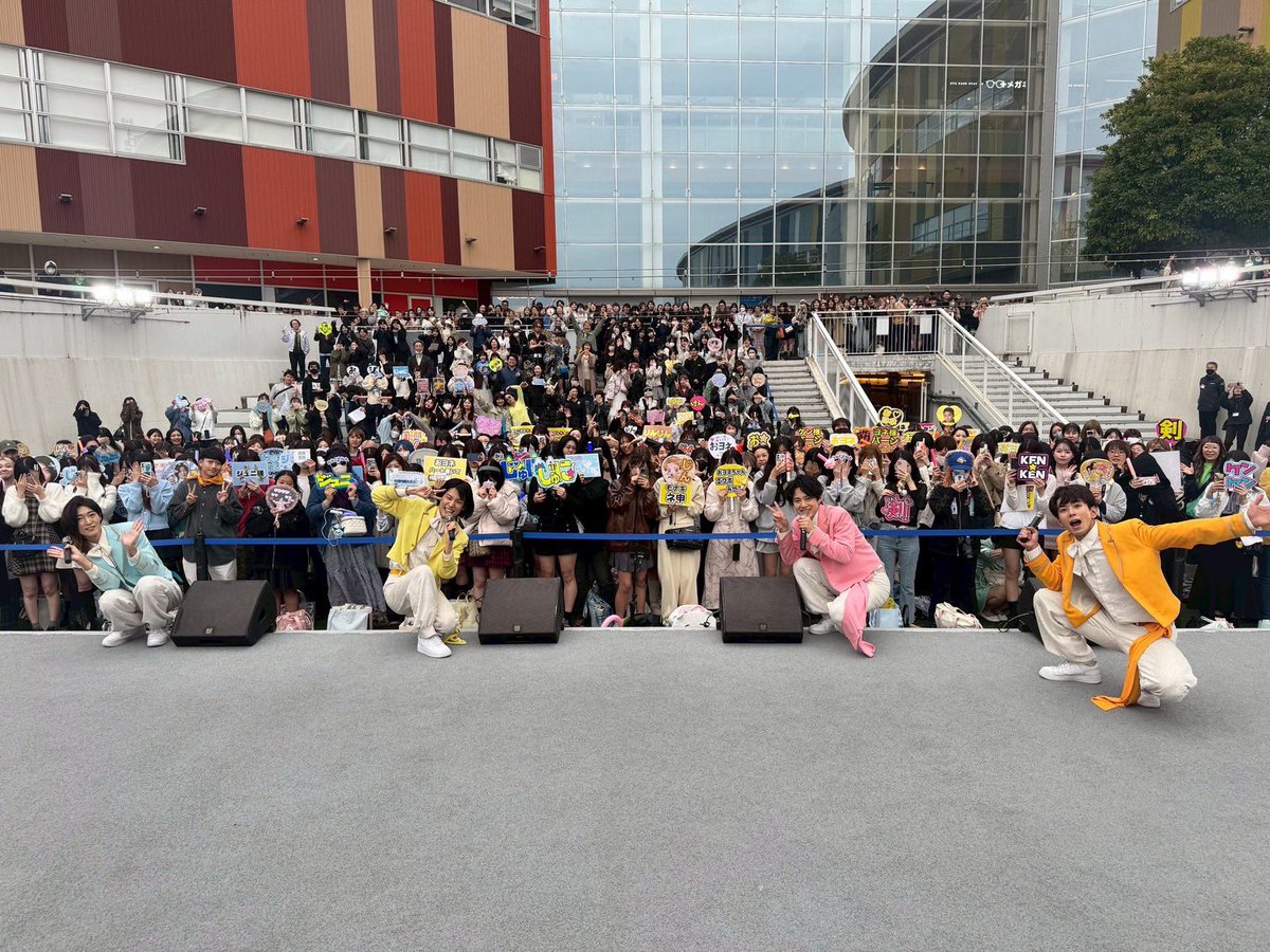 モナキ tweet media