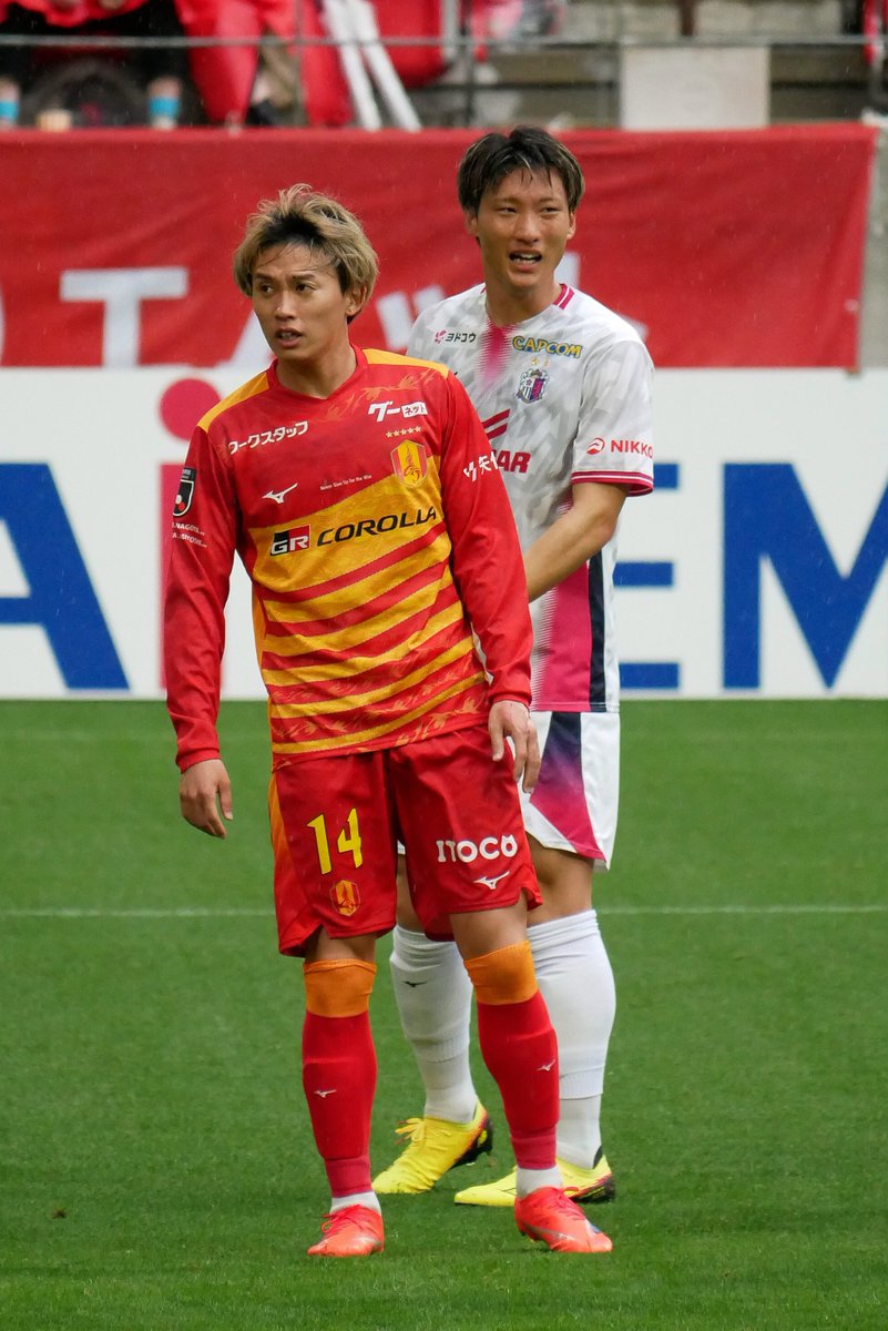 なごやま tweet media