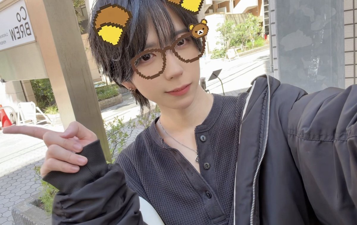 あやと tweet media