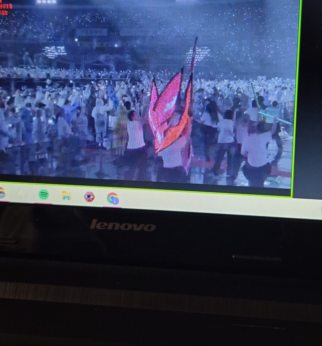 lu ✩🏒 seeing bts tweet media