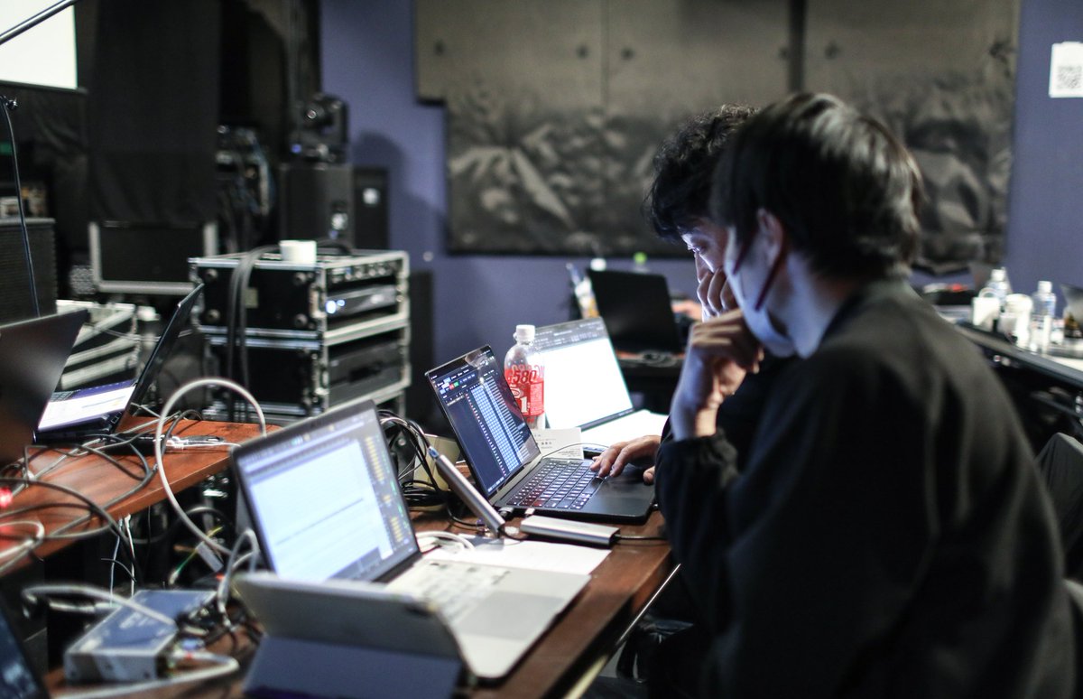 Live_Immersive's tweet photo. 続々と受講者全員がd&b Create.Controlのデータを作成し、自前のDAWでマルチトラックを再生。ライブイマーシブの実感、そして達成感が一層増していく瞬間です。
#春の大セミナー祭り #Day4 #ライブイマーシブ #dbSoundscape #Flux #SPATRevolution https://t.co/ohKH3H27Zf