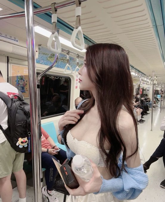 台東舞女 tweet media