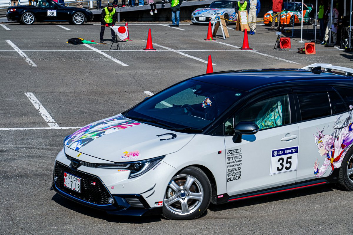 reokeace's tweet image. #COROFES 鈴鹿参加します
#ウマ娘 仕様の #カローラ ツーリングの6速マニュアルです
#カロフェス鈴鹿で会いましょう