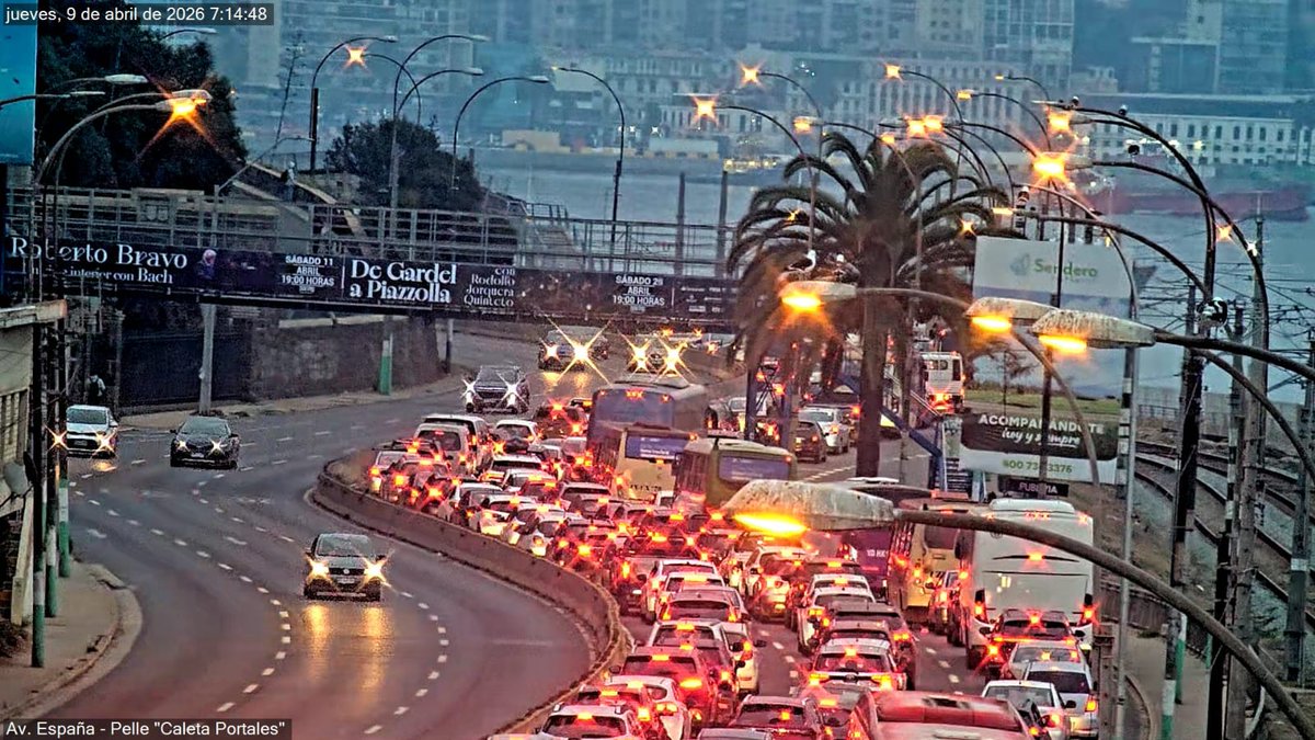 ucvradio's tweet photo. #AHORA Accidente vehicular múltiple se registró hace instantes en Av.España altura U. Santa María en dirección #Vaparaíso. Vehículos involucrados ocupan pista izquierda, se genera congestión desde la Escuela Industrial, considere un aumento en los tiempos de viaje. #EnDesarrollo https://t.co/wFaNl5HLgT