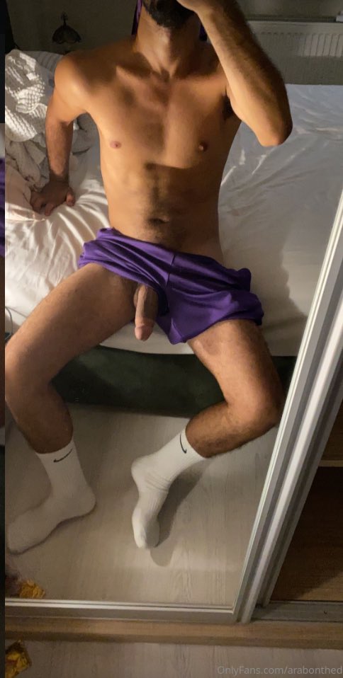 yanis_bdx's tweet photo. qui a mes pieds ? 😈👣 https://t.co/KCNcdFWKND