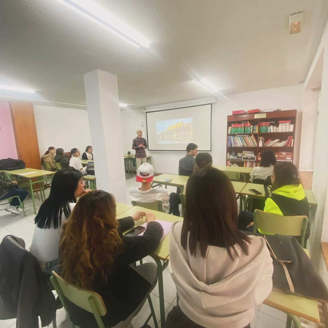 ✨ Jornada inspiradora para el alumnado de Preparación de pedidos y personas en búsqueda de empleo.Formación dentro del Itinerario Prelaboral de la JCyL y FSE, con la visita de Carlos Herrero (Gadis), quien presentó opciones de prácticas y posible contratación. #Empleo #Formacion