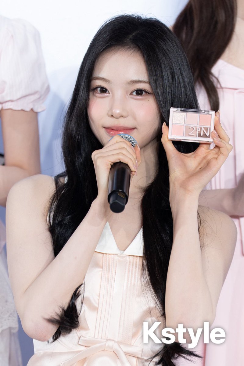 2heartian's tweet photo. 오늘 공주님 궁궐 밖에 행차하심ㅁ https://t.co/sY0qSTOrwM