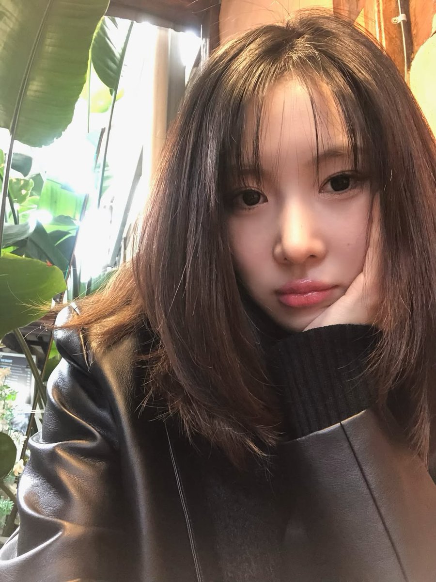 yoohyeon pics tweet media