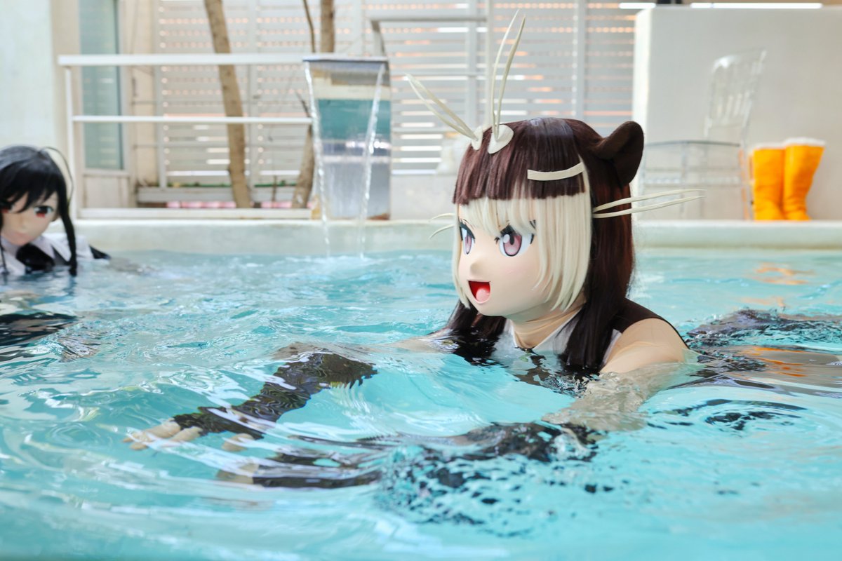 Summer Time Pool Party Model : @xitoyoujix , @Ko_omoide