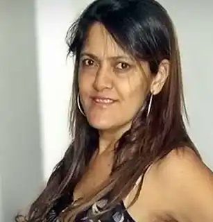 A <a href="/netflix/">Netflix</a> pagou 500 mil lules à Suzane Richtofen, falar rindo e sem arrependimento do dia em que matou a família.
Enquanto isso, a história da heroína Professora Heley de Abreu, que deu a vida para salvar 25 crianças de um incêndio provocado por um psicopata, segue ignorada.