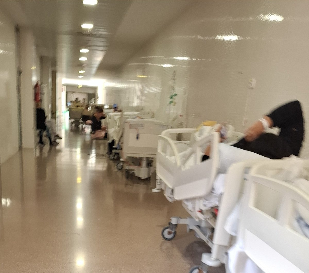 Hospital Santa Lucía de #Cartagena.
Esto es lo que nos espera a partir de ahora, como usuarios o como familiares.
A veces hasta que no te pasa, resulta complicado de entender tanta desidia, desprecio, desgana, indiferencia y menosprecio por parte del Gobierno Regional. 
#Sanidad