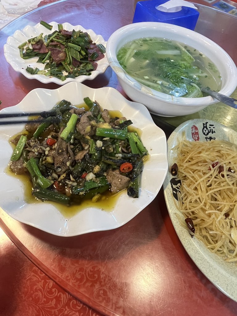 Vv讨厌下雨天 tweet media