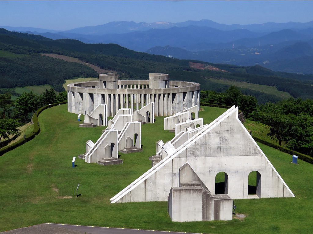 一般人「良い景色の場所やな〜」

一部界隈「ここは…！！」

一部界隈「ここは…！！」