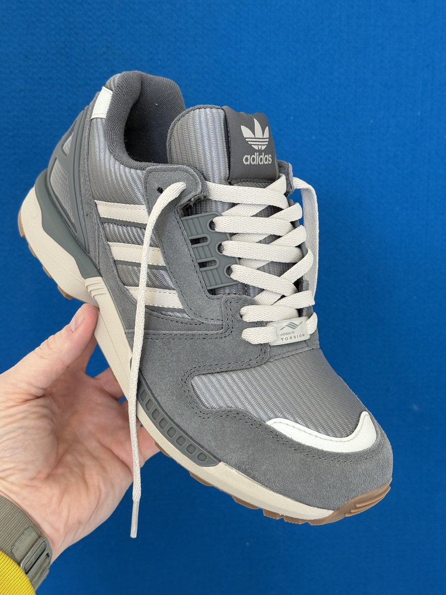 // // // ANDY tweet media