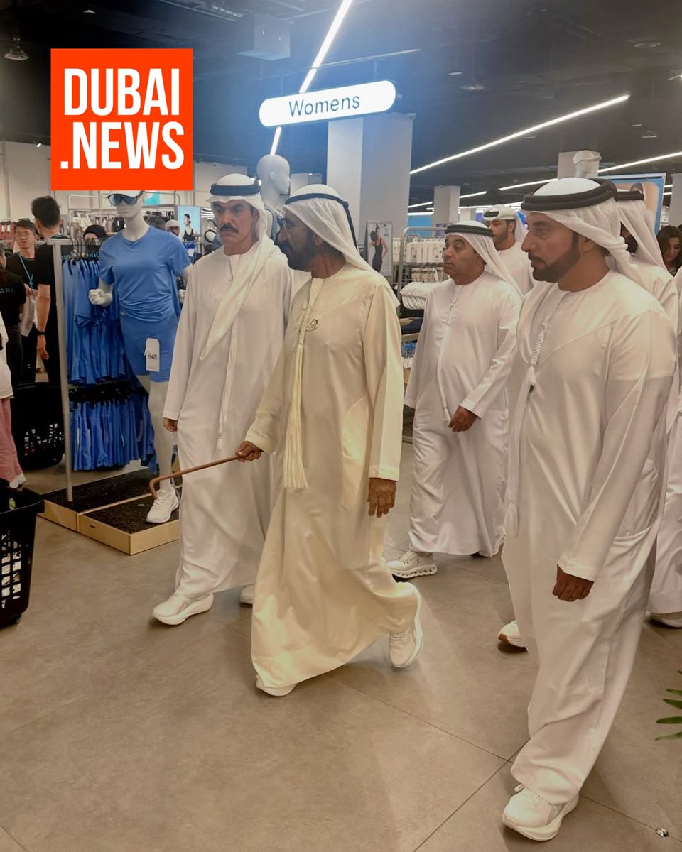 DubaiNewsNow's tweet image. Sheikh Mohammed bin Rashid just casually walked into Primark at Dubai Mall during opening week
shoppers when they looked up: 👑
dubai.news/uae/dubai/shei…

#PrimarkDubai #SheikhMohammed