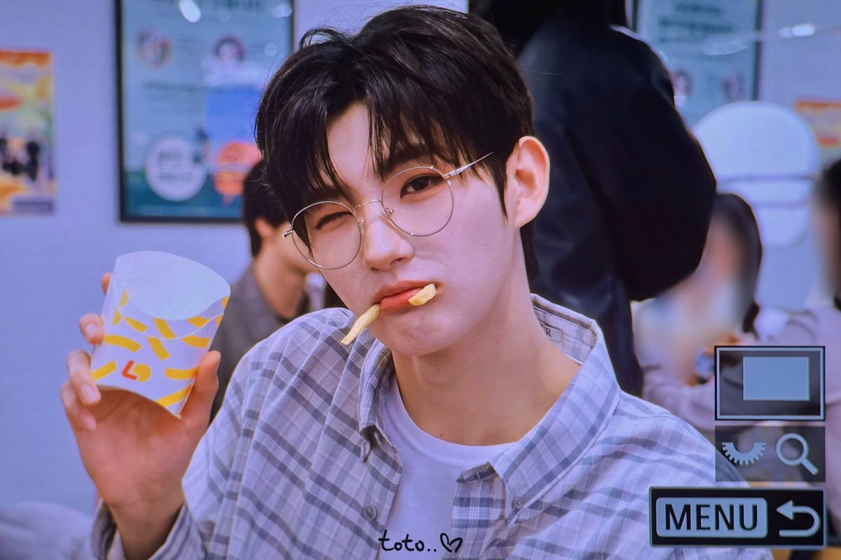 260409
바다코끼리 

#idntt #김희주 #히쭈 #쭈