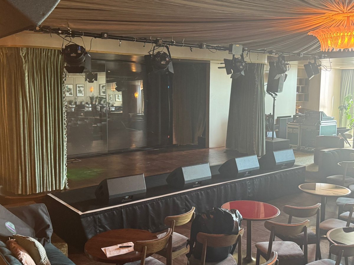AlistageLtd's tweet photo. 💜 ’An Evening with @DeltaGoodrem’💜

@alistageltd was delighted to collaborate with @AnvilAudio to deliver a seamless stage extension for an intimate &amp; unforgettable evening at @sohohouse London.

#alistageltd #deltagoodrem #sohohouse #uk #london https://t.co/l3OKjy6IZX