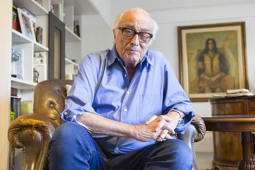 LT8 am830 tweet media