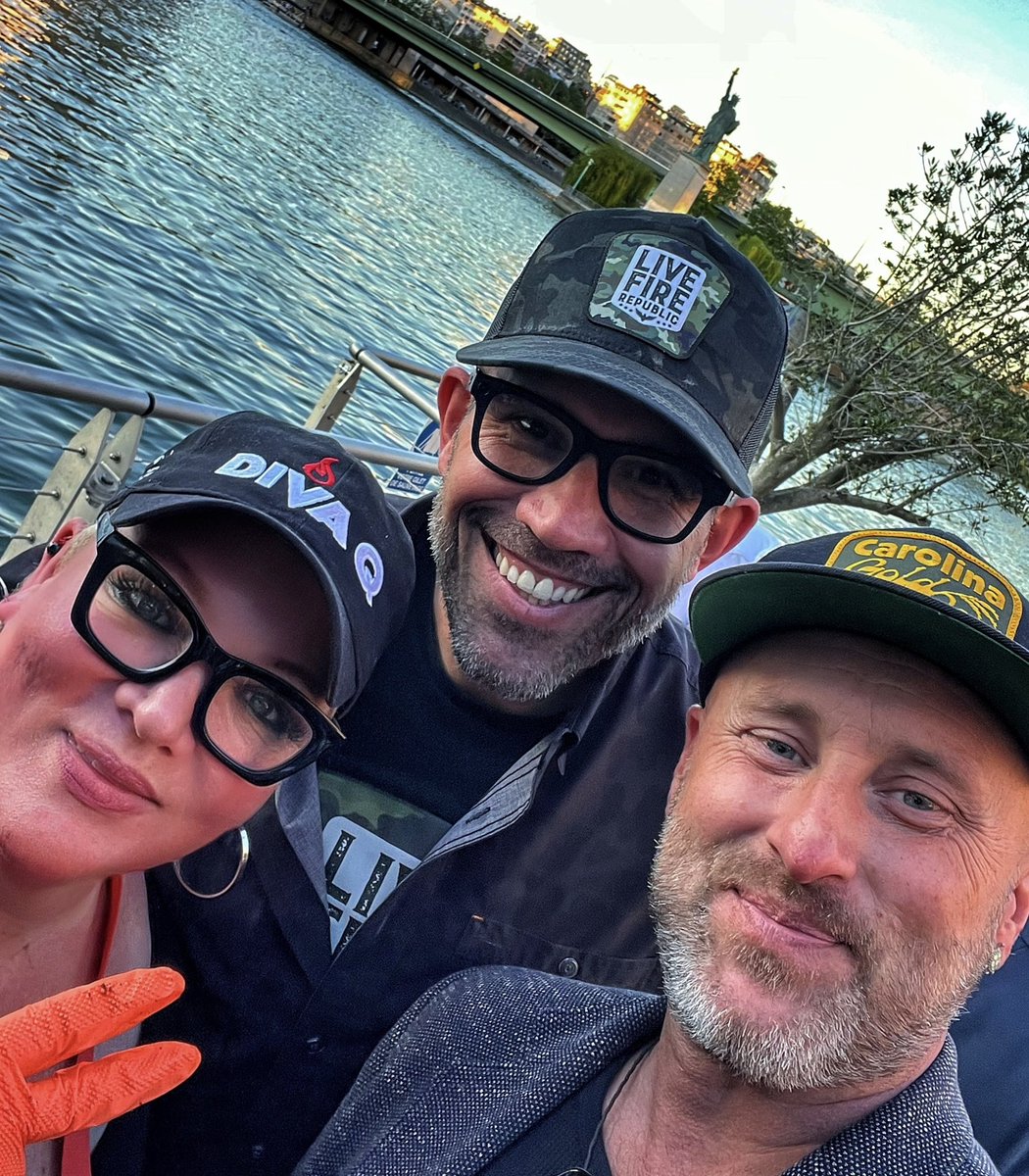 DivaQBBQ's tweet image. From USA 🇺🇸 to Paris France 🇫🇷 
Here to represent all things BBQ !