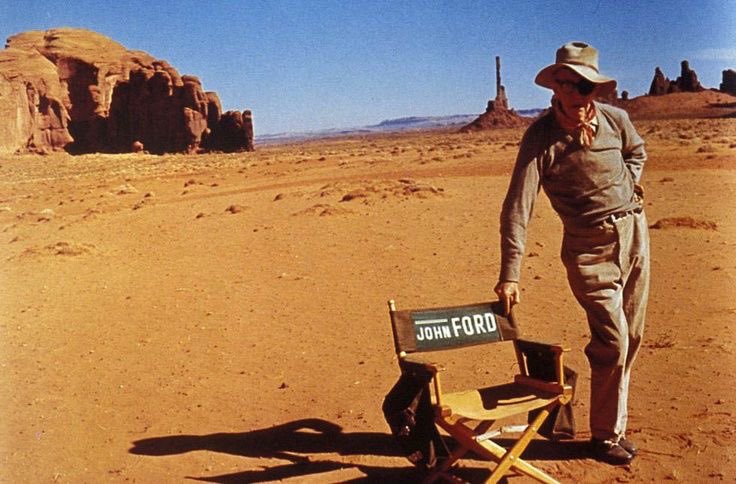 “Los anales del cine estadounidense, no hay nombre que brille con más luz que el de John Ford. Director y cineasta durante más de medio siglo, ocupa un lugar preeminente en su trabajo, no sólo como creador de películas de excelencia incomparable, sino como maestro entre todos