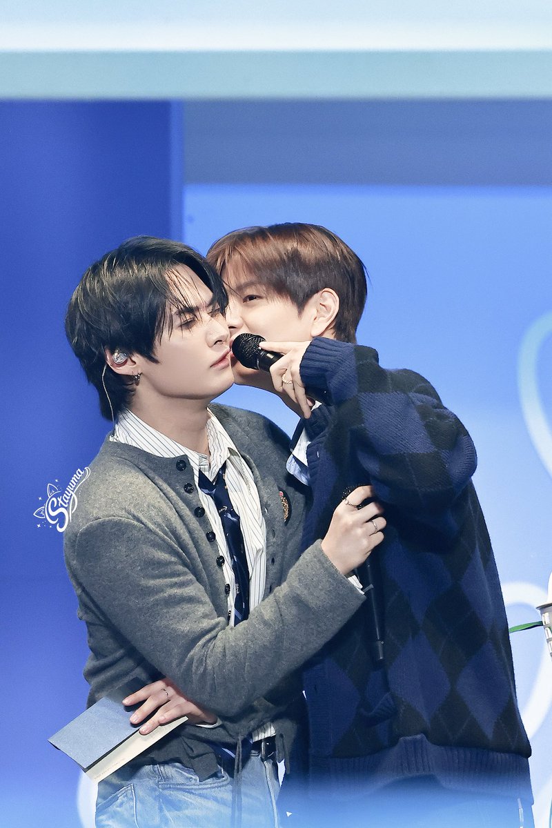20260328 SKZ 6TH FANMEETING DAY1 

2MIN 😘

#리노 #Leeknow #승민 #Seungmin 
#스트레이키즈 #StrayKids #2min #가관즈