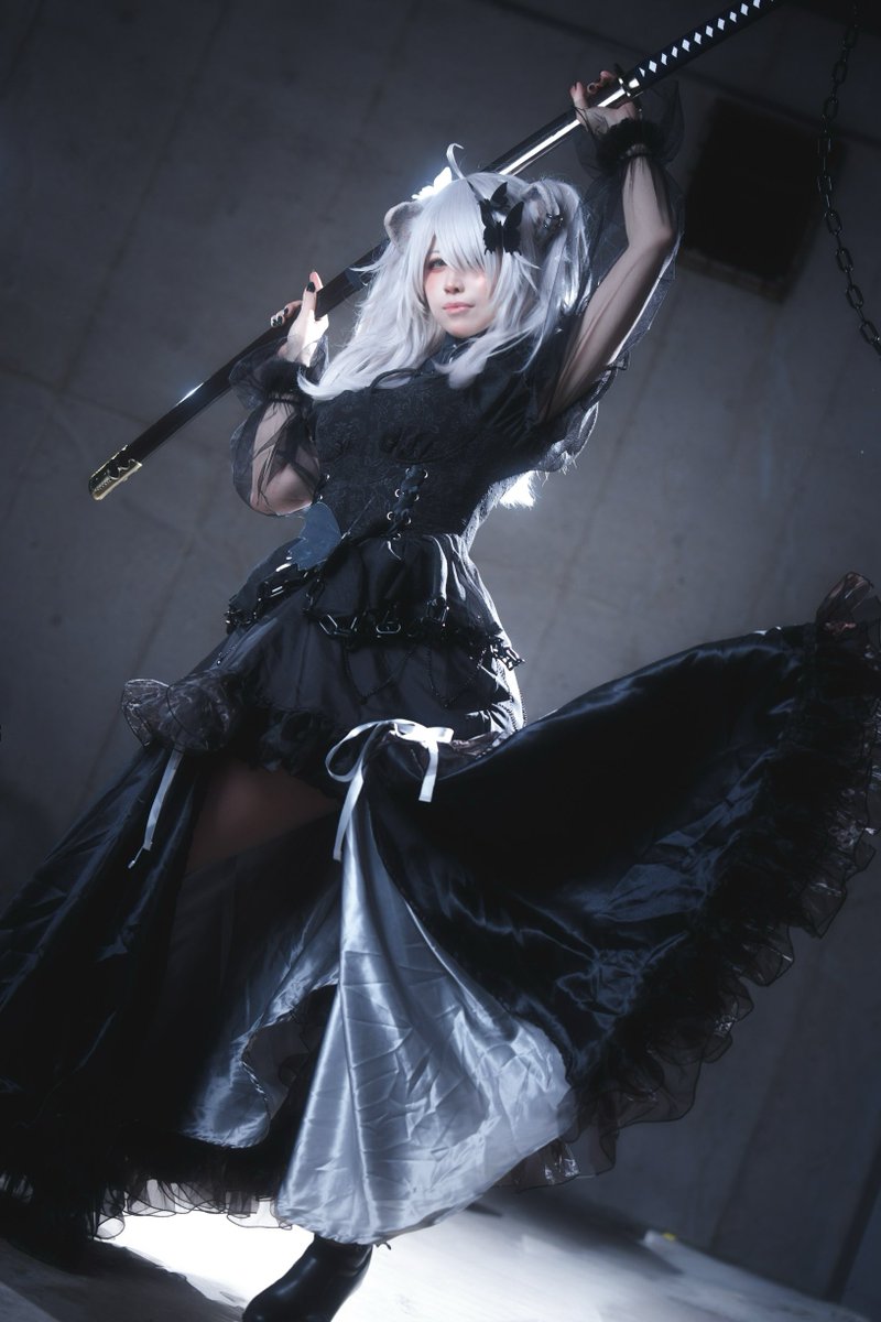 shizuku173's tweet photo. ⚠️Cosplay⚠️

hololive /獅白ぼたん♌️ Shishiro Botan
　　　
一番くじ ホロライブ ～Villain Style～

📸宮本さん@miyamotophoto1 

#アコスタみずほPayPayドーム福岡 
#ししらーと https://t.co/tXVRkz329U