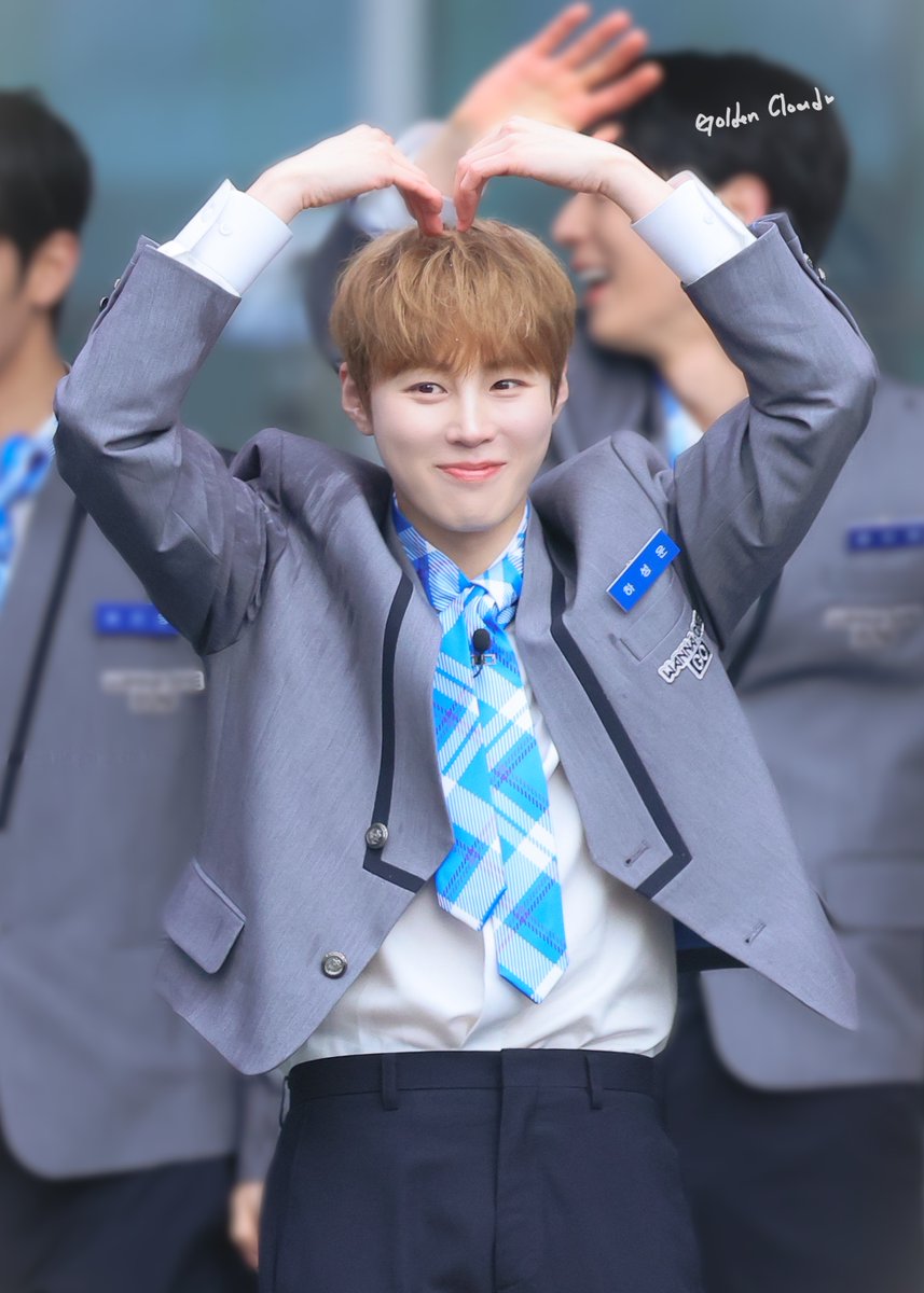 GoldenCloud0322's tweet photo. 260406   
<WANNA ONE GO : Back to Base> 워너원고 오프닝     

하트 하씨 하트장인 하성운
정성 가득 사랑표현에 
하트 과다 섭취로 응급실행 🚑

#하성운 #HASUNGWOON #워너원 #WannaOne #WannaOneGo @gooreumseng https://t.co/LumuU0ZTlH
