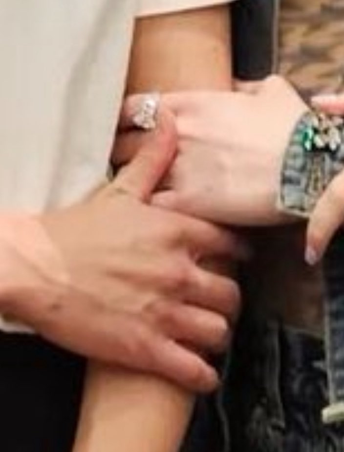 ซันล้อป tweet media