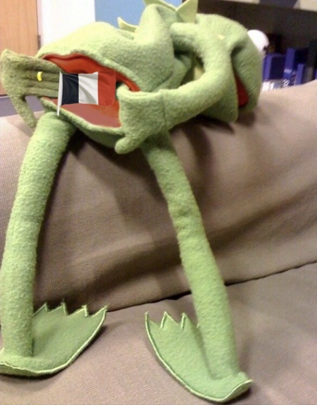 Peluche de combat tweet media