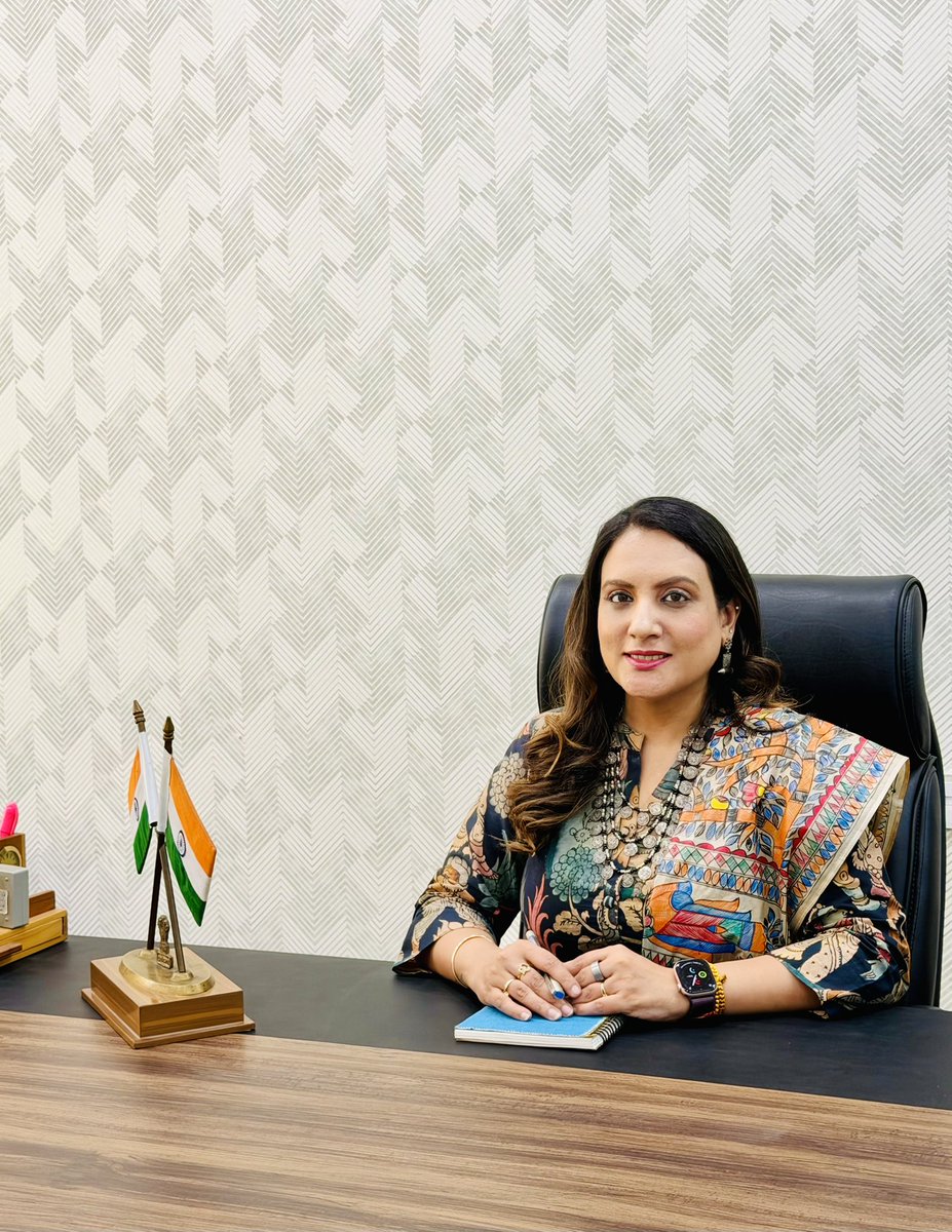 sonalgoelias's tweet image. चलते रहो विश्वास के साथ,

क्योंकि धैर्य, परिश्रम और ख़ुद पर भरोसा ही वह कुंजी है;
जो जीवन की जटिलताओं को पार करने में मदद करती है… 

रास्ते भले ही कठिन हों, 
लेकिन हौसले कभी कमजोर ना होने दें… 

#Motivation
#JourneyOfLife
#NationCalling 🇮🇳