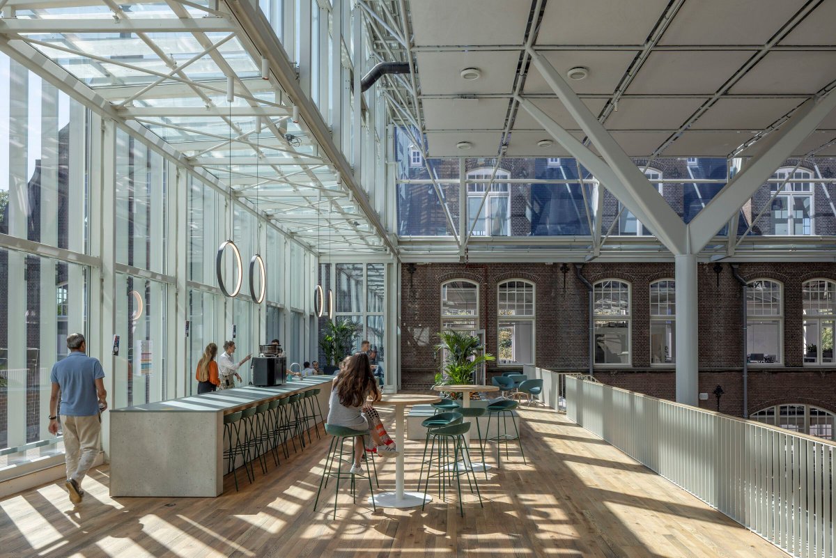 Archello's tweet photo. The Mining Engineering Building transformation by Haskoning combines heritage preservation with circular construction.
https://t.co/fd2twZ1scf
#AdaptiveReuse #CircularMaterials #LowCarbonDesign https://t.co/mFMT9ddJZB