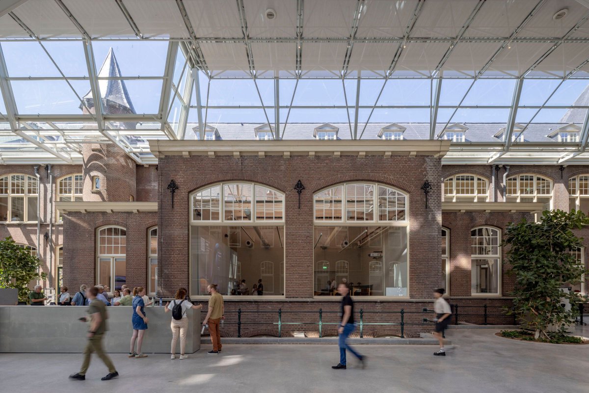 Archello's tweet photo. The Mining Engineering Building transformation by Haskoning combines heritage preservation with circular construction.
https://t.co/fd2twZ1scf
#AdaptiveReuse #CircularMaterials #LowCarbonDesign https://t.co/mFMT9ddJZB