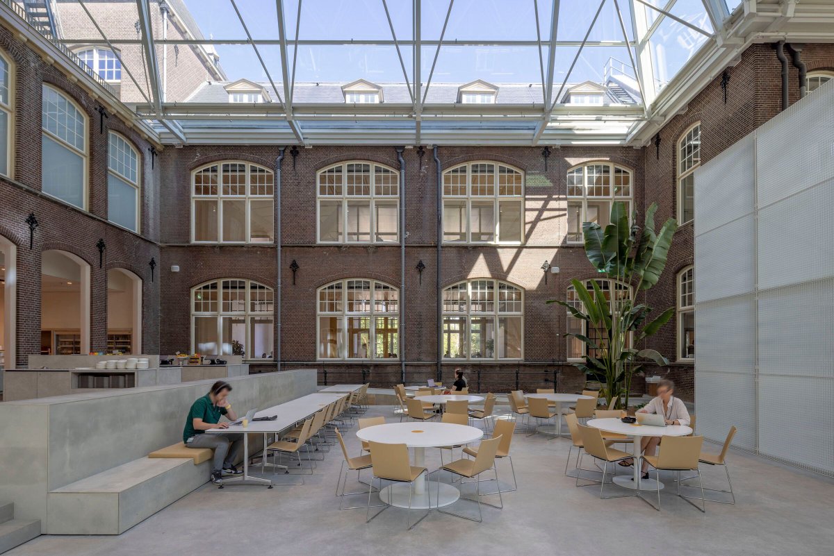 Archello's tweet photo. The Mining Engineering Building transformation by Haskoning combines heritage preservation with circular construction.
https://t.co/fd2twZ1scf
#AdaptiveReuse #CircularMaterials #LowCarbonDesign https://t.co/mFMT9ddJZB