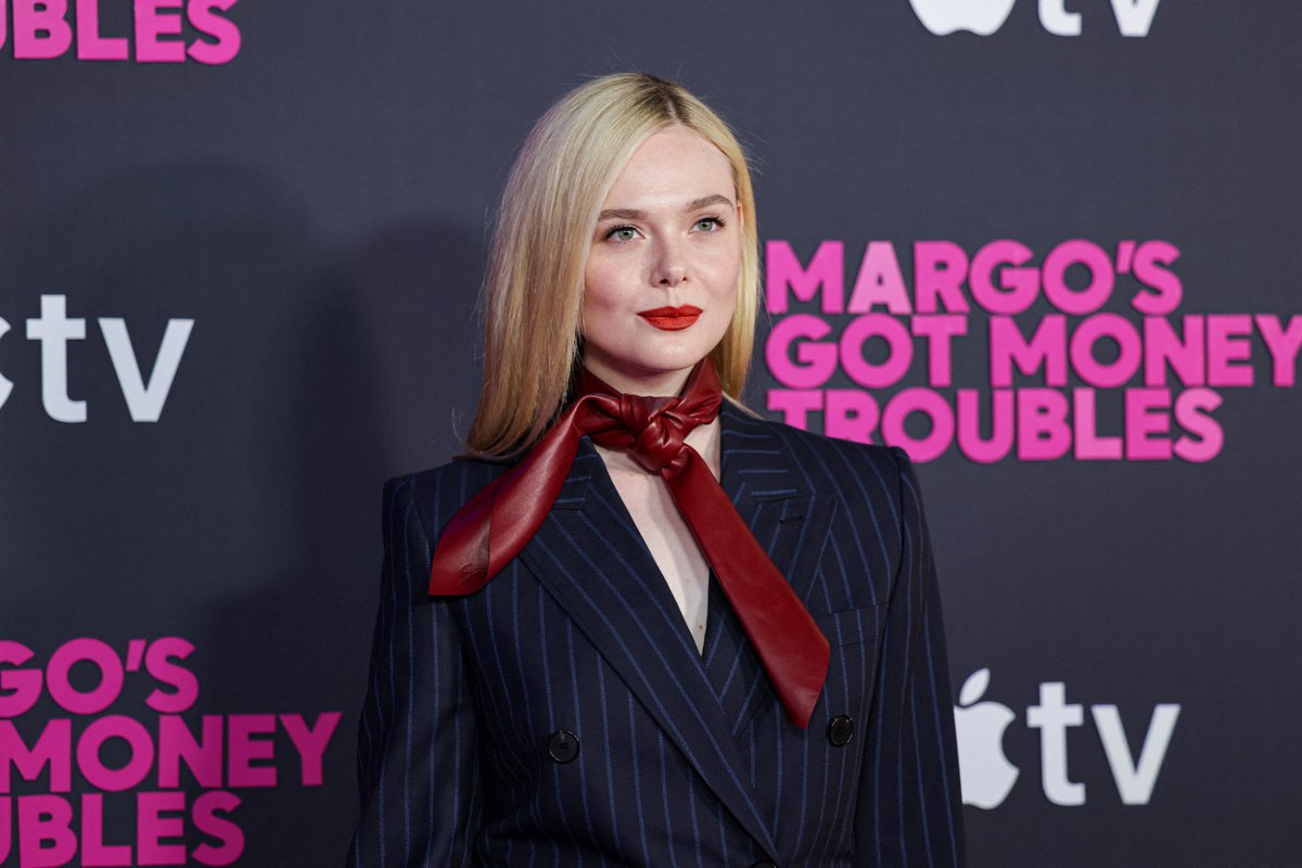 ¡HOLA! TV tweet media