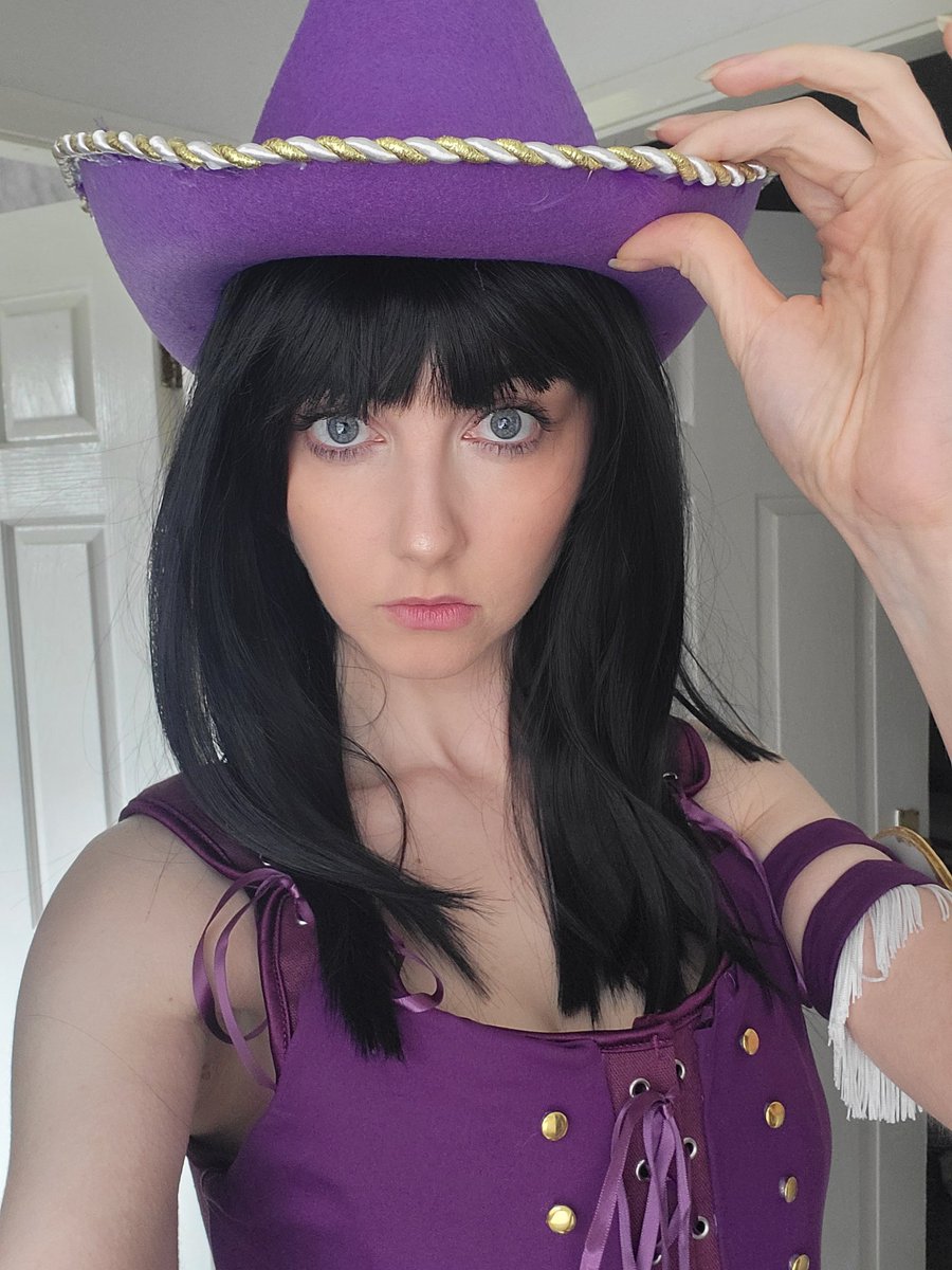 VisualSounds1's tweet image. Forgot to put in the brown contacts for today's video but NEVER MIND

#ASMR #missallsunday #nicorobin #cosplay